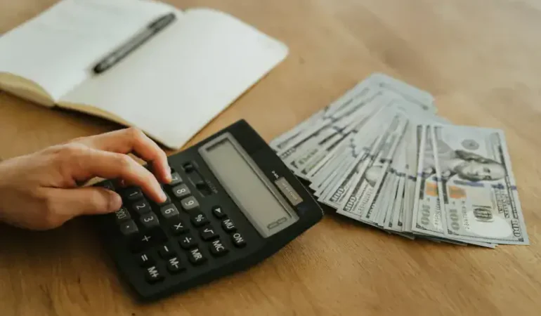 Altın fiyatları yeniden psikolojik eşiğin altına düştü