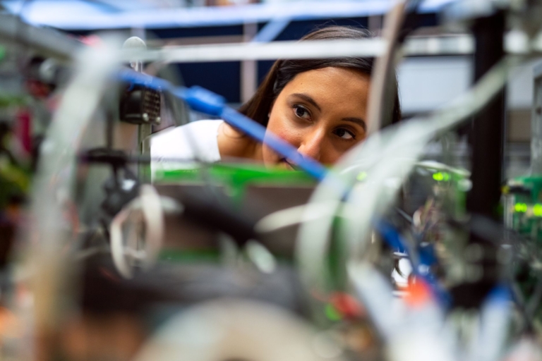 DARPA, IBM’i Kuantum Benchmarking İnisiyatifinde Üçüncü Aşamada Seçti